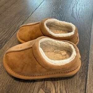 Cat & Jack Brown Kids Slippers